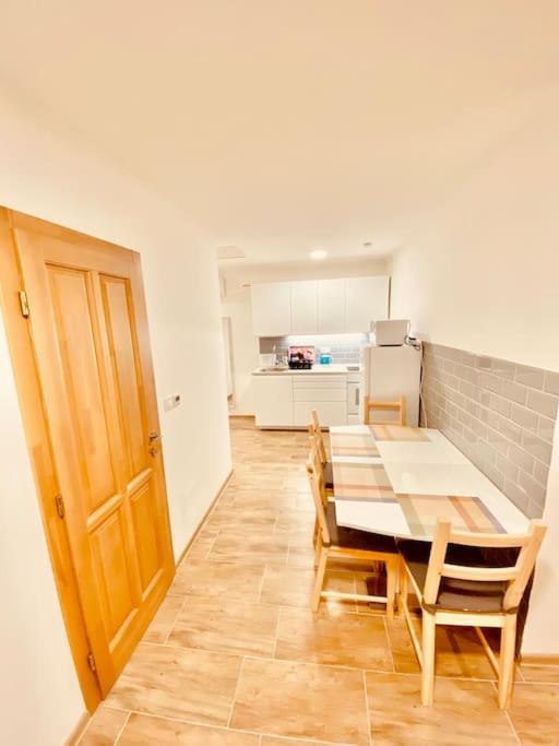 Lemon Premium Apartment Seghedin Exterior foto